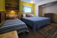 Quaint and Cozy Cottage 3 Mi to Palisade Wineries! - spa