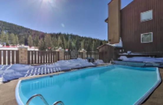 Copper Mtn Condo w/ Heated Pool: Ski-in/Walk-Out!