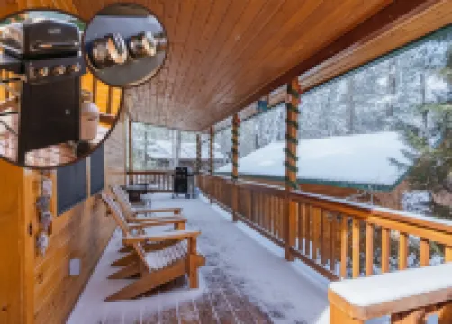 Charming Cabin with Scenic Views and Cozy Fireplace - Idyllic Retreat