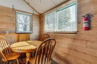 Walk to Royal Gorge Railroad! Colorado Base Camp - Pet Friendly