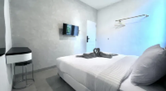 Escotel Arah Timur