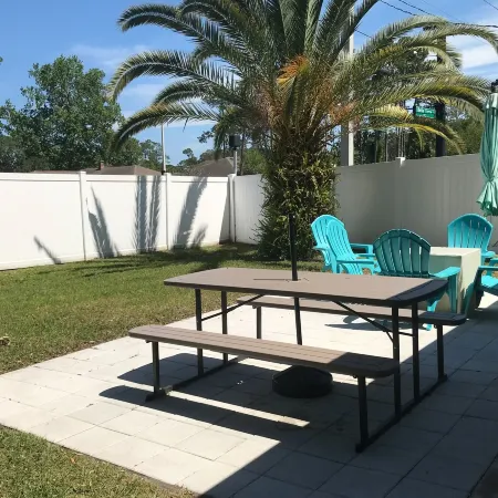 Charming Home Near Beach & Golf With Central AC & Patio - Dog-friendly