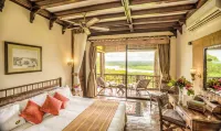 Paraa Safari Lodge - Pools