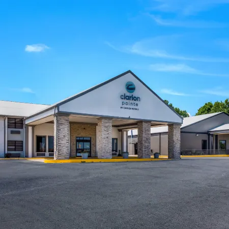 Clarion Pointe Marshall