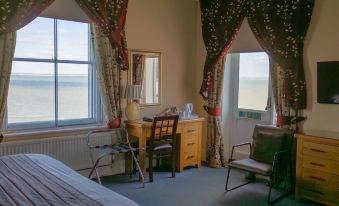 New Holmwood Hotel