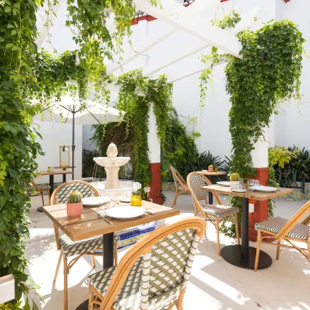 Hotel La Marsellesa Отели в г. Пего