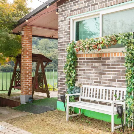 Party Room Lake Pension in Jeongeup