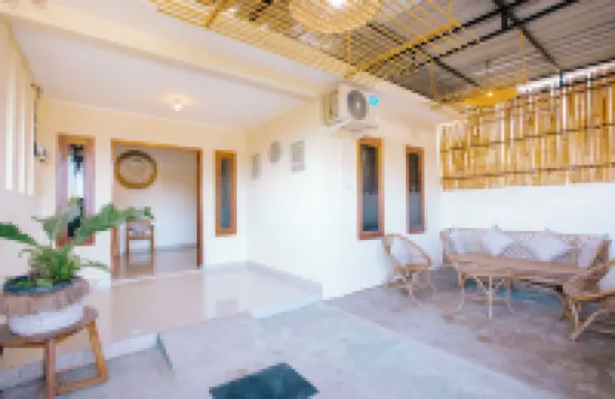 Villa New d'Bamboo by Plesirhatiyogja