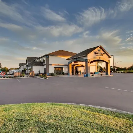 Greenfield Inn & Suites Owensboro, KY Airport