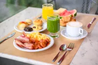 Five Hotel & Residences - breakfast