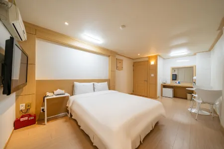 Orange Hotel