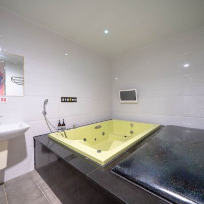 VIP-Styler/Bathroom Massage Bed Randomly Assigned (Sky-Opening Room, Bathtub) Ava Hotel Promo Code