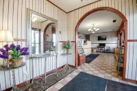 Hotel O Daylight Inn Elkhart I-90, IN - Parkplatz