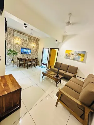 love den 2 Hotels in 