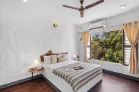 ALAYA STAYS KHADE FARMS 4BHK PetFriendly - balcony
