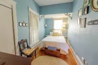 Historic Cottage - Walk to Downtown & Trails