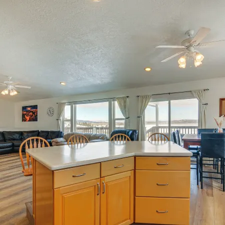 Scenic Large-Group Retreat, 1 Mi to Bryce Canyon! Hotels in Bryce Canyon City