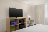 Spark by Hilton Seattle Airport - Parking