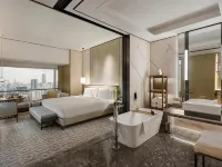 Narcissus the Royal Hotel Hotels near Owais Mall