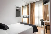 Hotel Abbot โรงแรมใกล้สถานีรอกาฟอร์ต