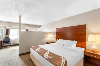 Quality Inn & Suites Hôtels à : 