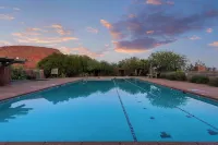"SERENE DESERT GETAWAY" La Casa Coyote, Kayenta Art Village W/Views of Red Rock - プール