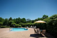 Fireside Inn & Suites Gilford - Pools