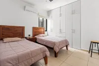 Family Apartment Pool & Gardens - Homestays