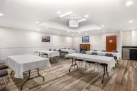 Best Western Plus 1000 Islands Hotel & Suites - Pet friendly