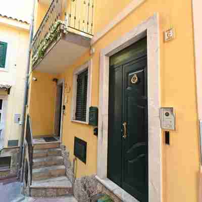 Vico Tauro House Hotel Exterior