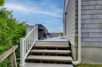 Cozy Narragansett Cottage w/ Dock & Outdoor Shower - Beach