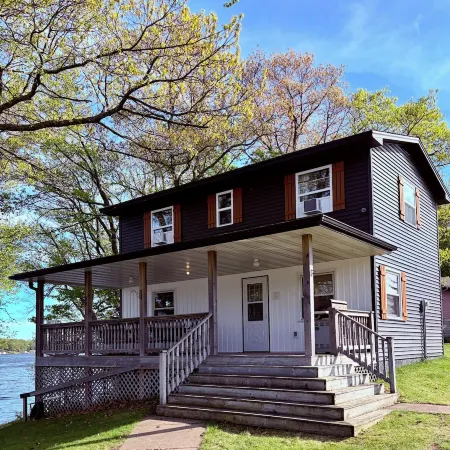 Spacious Lake home. Great for family/friends  getaway.  sleeps 10