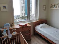 Modern 4BR Apartment with Ocean View - balcony