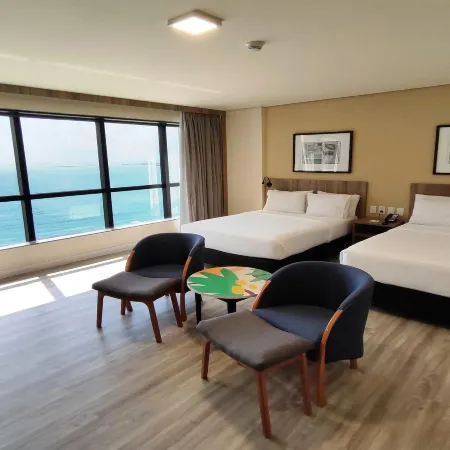 Holiday Inn FORTALEZA by IHG Отели рядом с достопримечательностью «Пляж Ирасема»