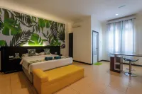 Tropical Point Hotel Syariah - parking