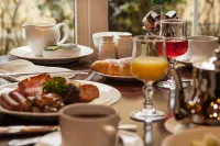 Seven Oaks Hotel - Desayuno