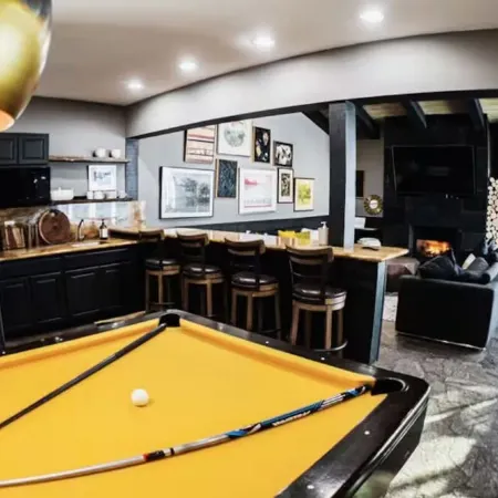 Slopeside Retreat at Mammoth Mountain, Ski-in\Ski-out at Canyon Lodge