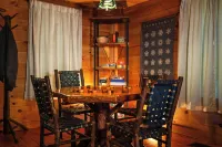 Summer Outdoor Retreat! Cozy Cabin on 5 Acres on Ausable River - Wifi