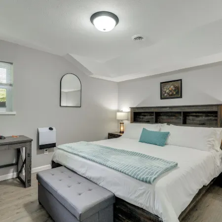 Rolling Hills Retreat, Cozy 2BR Near Lakes/smokies
