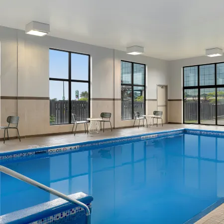 Spark by Hilton Montreal Brossard