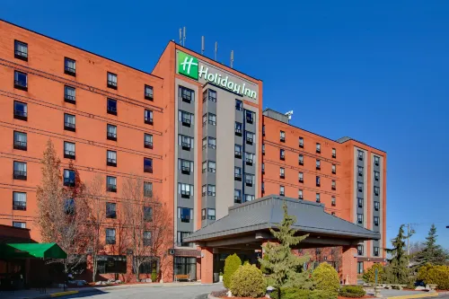 Holiday Inn & Suites Windsor (Ambassador Bridge) by IHG - pet friendly