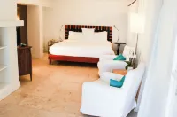 Casa Morada - parking