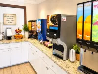 Stanford Inn & Suites Anaheim - Breakfast
