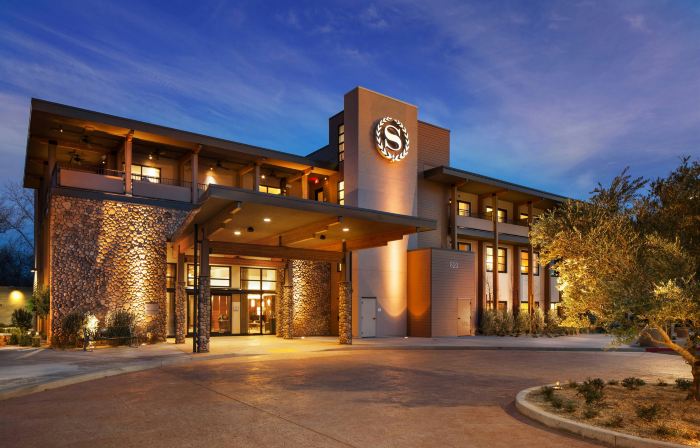 Sheraton Redding Hotel at the Sundial Bridge