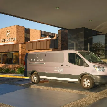 Sheraton Grand Rapids Airport Hotel