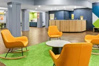Spark by Hilton Cincinnati Fairfield - Parking