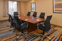 Fairfield Inn & Suites Farmington - parking
