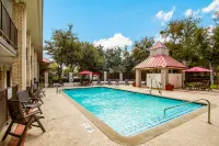 Red Roof PLUS+ Dallas - Addison - piscina