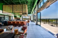 Embassy Suites by Hilton Asheville Downtown - bar