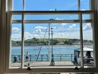 The Seagate - Sea View